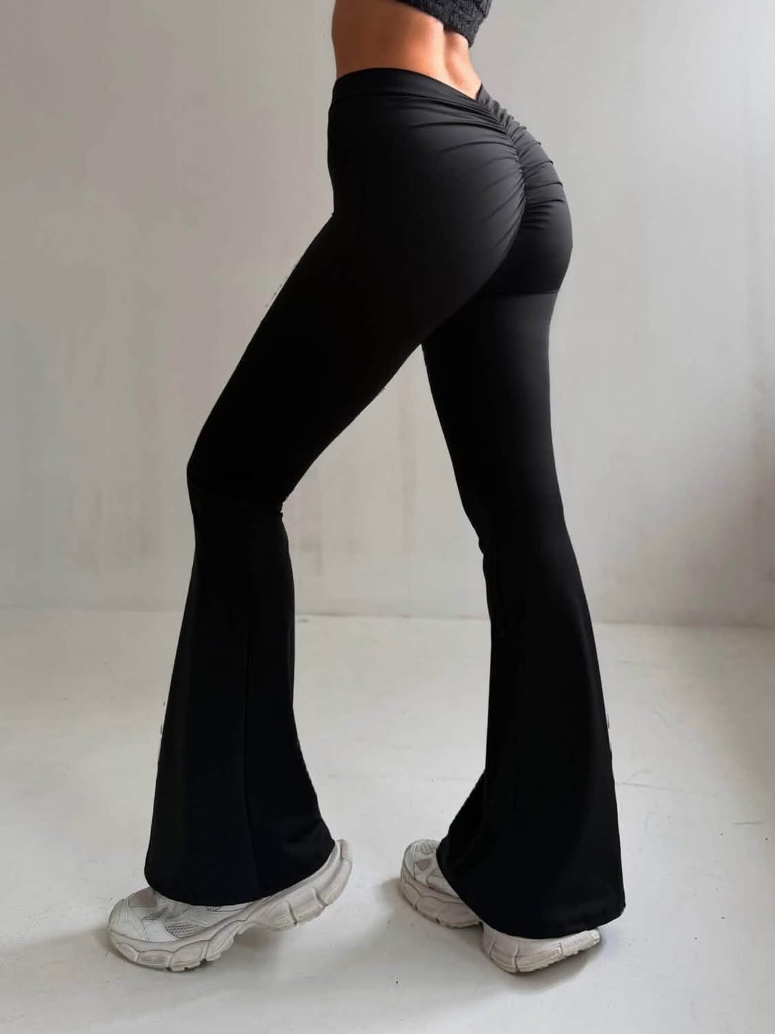 Legginsy flare M/L – czarne, modelujące
